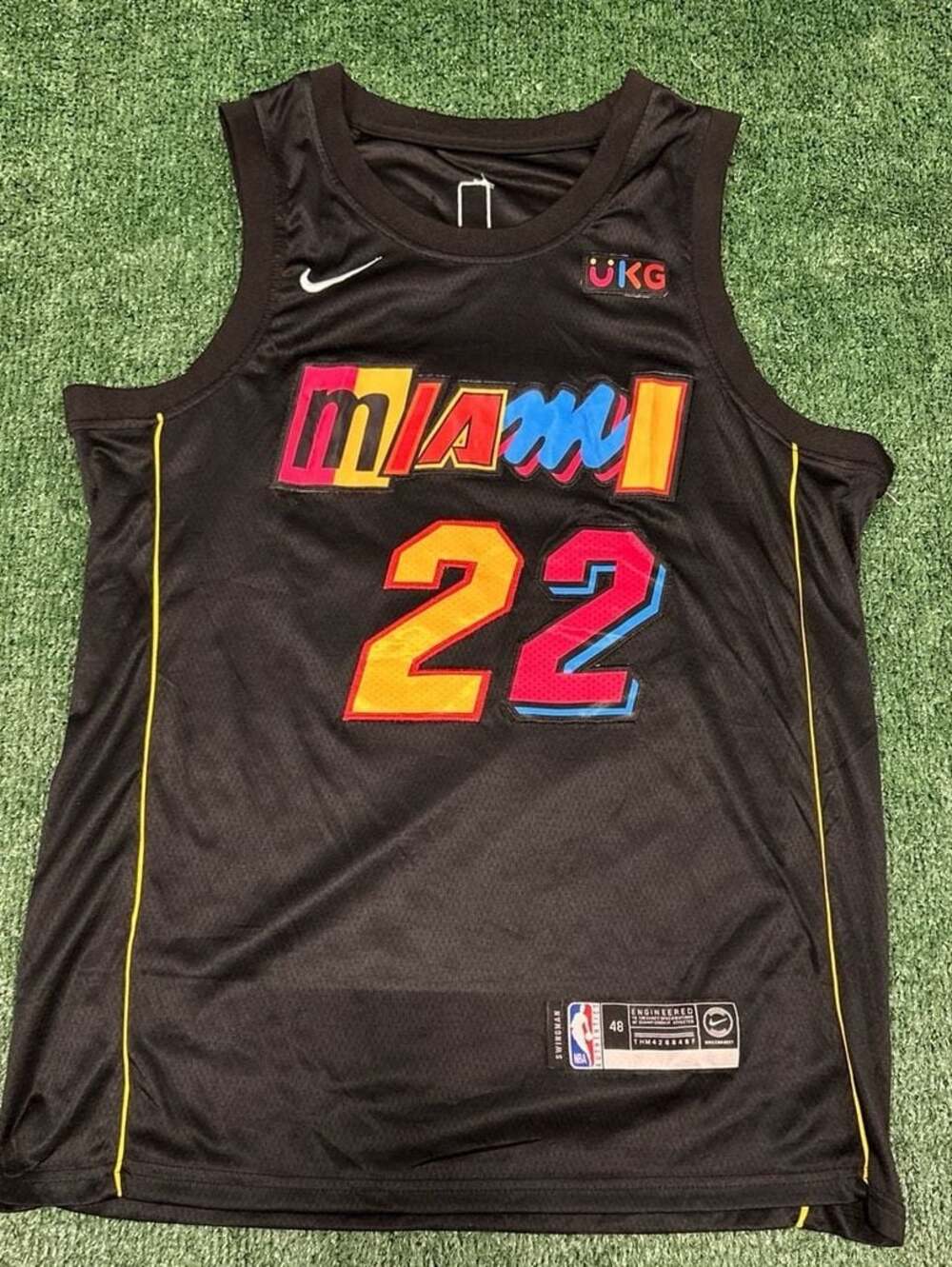 Nike Jimmy Butler Miami Heat 2021-22 City Edition Mixtape Swingman Jersey Size 4